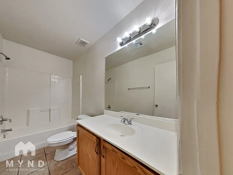 5620 S 5th Ave — Photo 12
