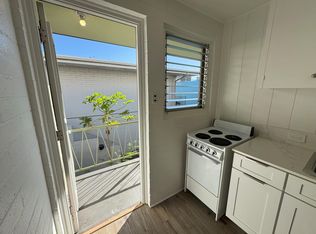 1116 Isenberg St, Honolulu, HI 96826