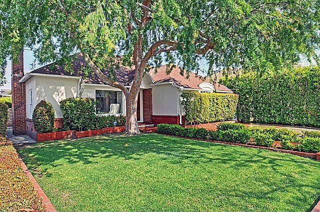 1st image of 218 N Palm Dr