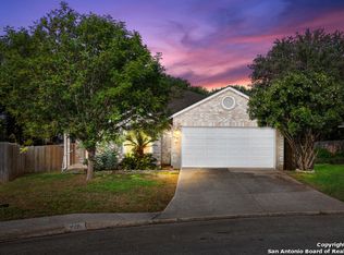 8215 Maverick Ridge Dr, San Antonio, TX 78240