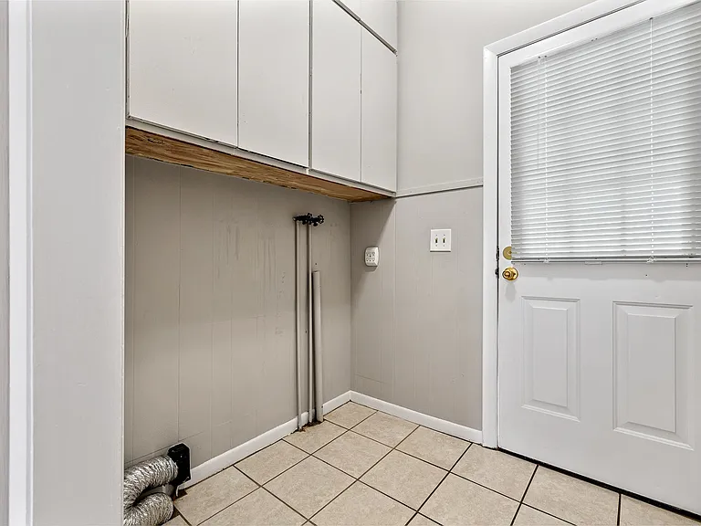 8 Bedford Ave #1 — Photo 16