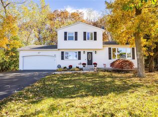 93 Landstone Ter, Rochester, NY 14606