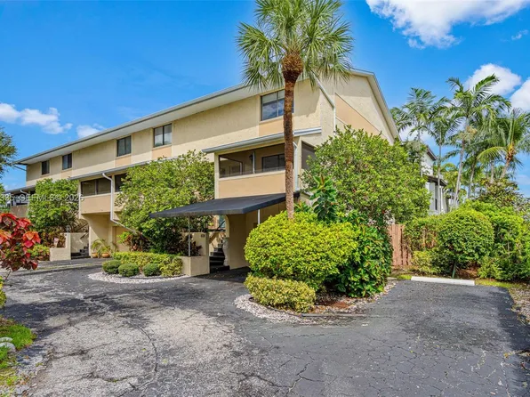 3225 NE 13th St APT 201, Pompano Beach, FL 33062