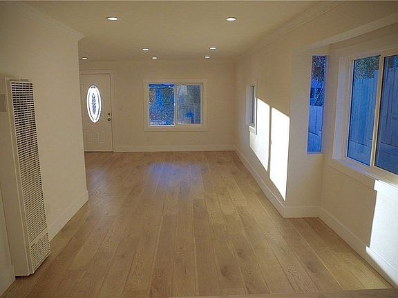 5th image of 622 N Record Ave