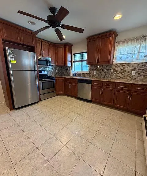 3173 Roxbury Ln — Photo 5