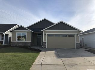 288 SW Applegate Trail Dr, Dallas, OR 97338