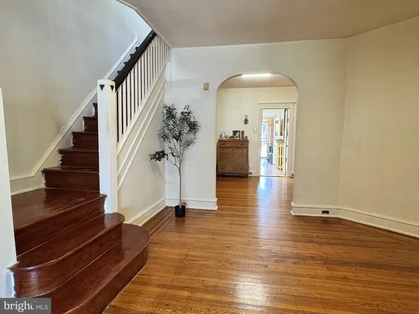 355 E Eleanor St, Philadelphia, PA 19120