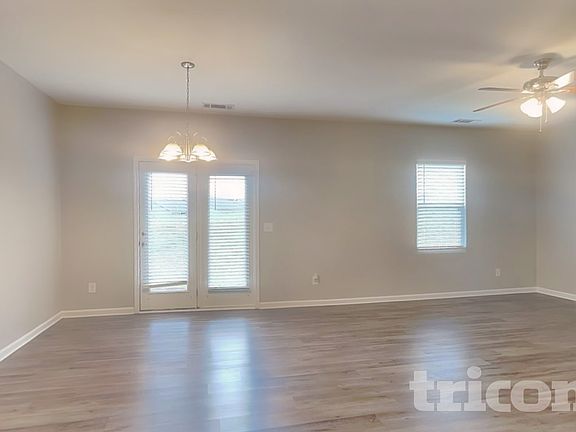 3rd image of 381 Alexander Ln