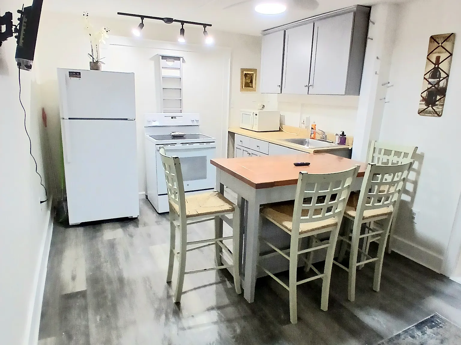 1 bed, $1,600 — Photo 4