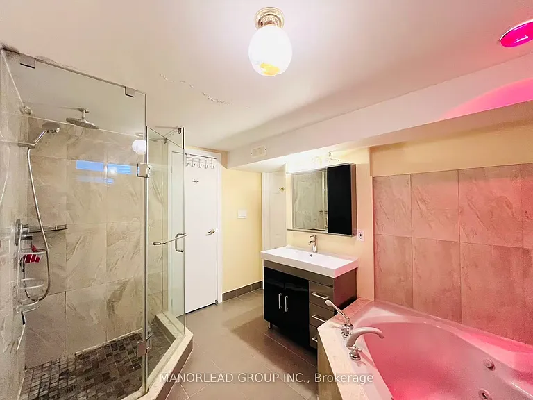 42 Metropolitan Cres — Photo 28