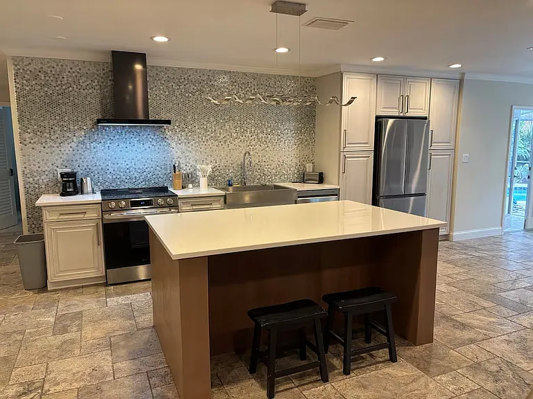 544 NW Fern Dr — Photo 4