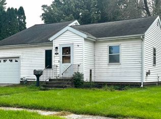 425 1st St NE, Britt, IA 50423