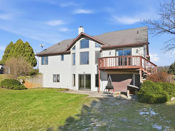 4537 W Black Oak Cir, Angola, IN 46703