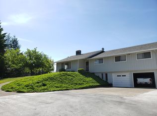 647 Walnut Ln, Angwin, CA 94508