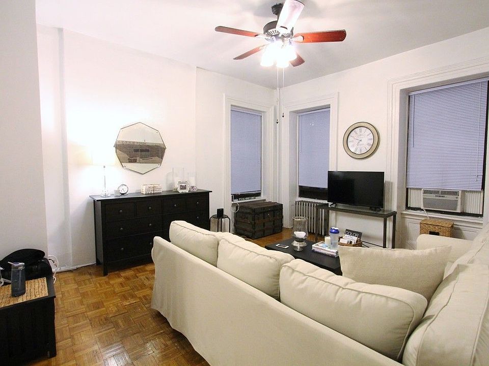 2nd image of 1462 1st Ave #4WW