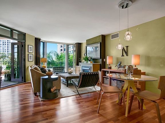 3rd image of 500 W Harbor Dr Unit 320