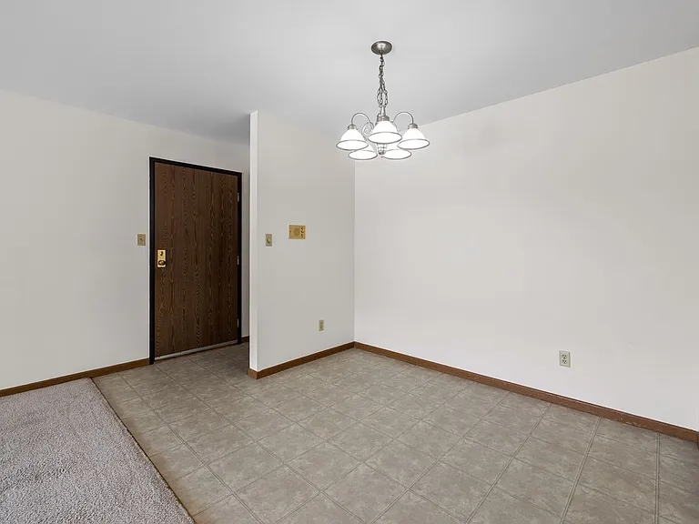 N83W13690 Fond Du Lac Ave #5 — Photo 21