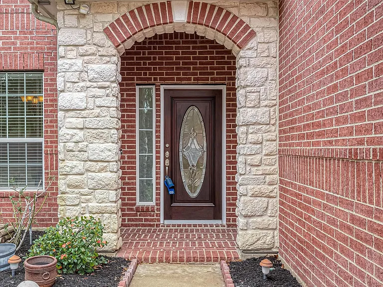 18118 Billabong Crescent Ct — Photo 4
