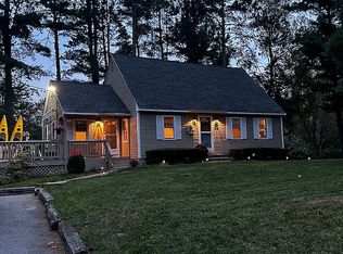 22 Canterbury Cir, Kennebunk, ME 04043