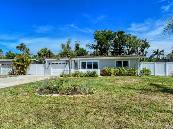 1701 Livingstone St, Sarasota, FL 34231