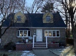 1247 G St, Valley Stream, NY 11580