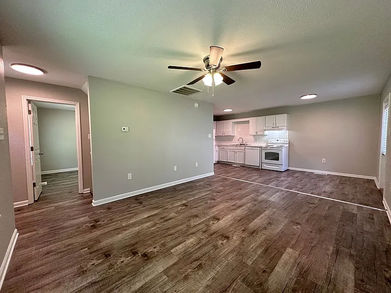 1415-1437 Dutch Valley Dr — Photo 6