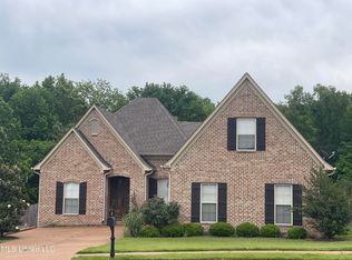 1742 Robertson Place Dr, Hernando, MS 38632