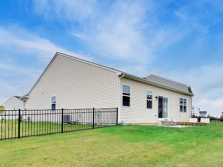 420 Radcliff Ln — Photo 26