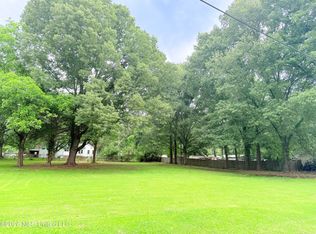 SW 4th St, Flora, MS 39071