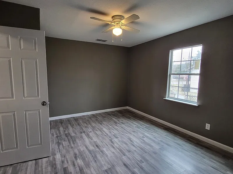 3 bed, 2.0 bath, 950 sqft, $1,750 — Photo 2