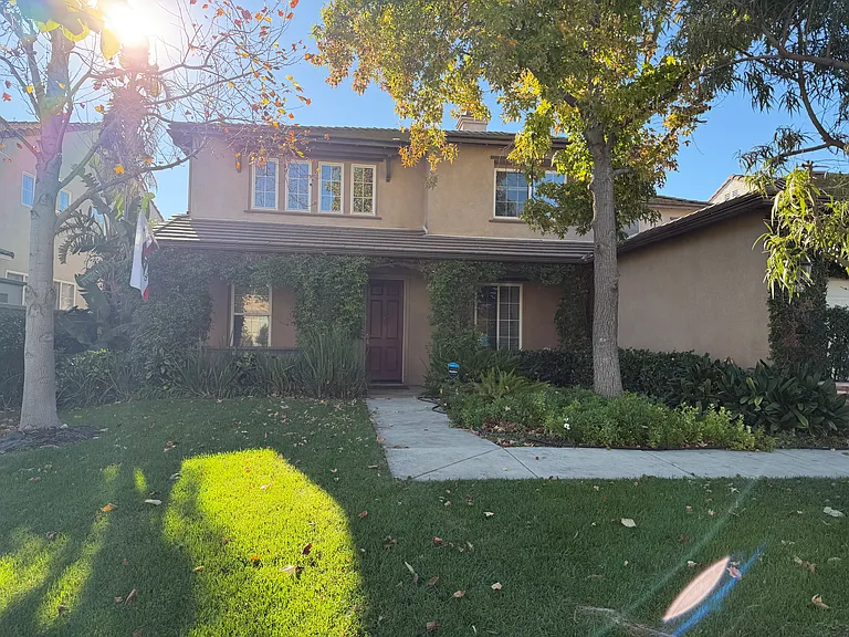 13885 Hawthorn Ave — Photo 1