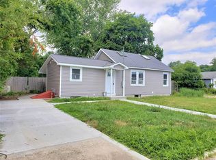 305 Oak St, Patchogue, NY 11772