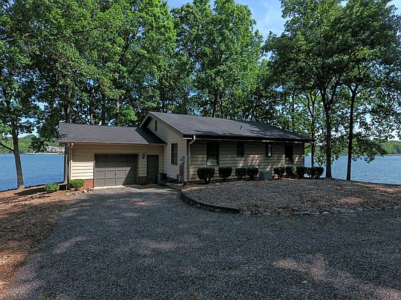 4th image of 121 Chaco Ln