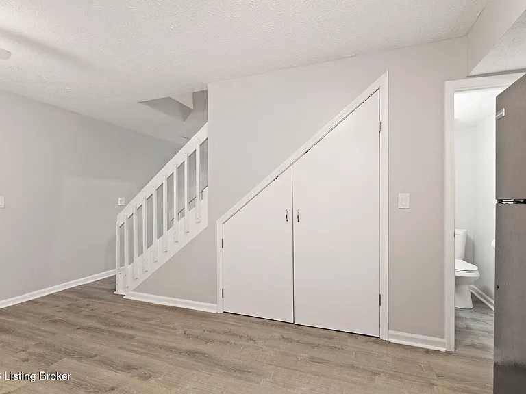3509 Tabor Ct #6 — Photo 5