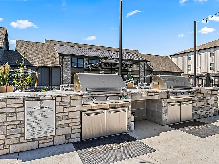 The Logan Luxury Apartments — Photo 48