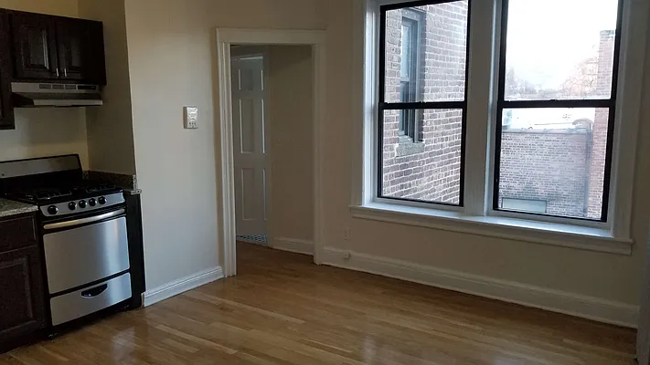 Rented by Realty Queens LLC | media 6