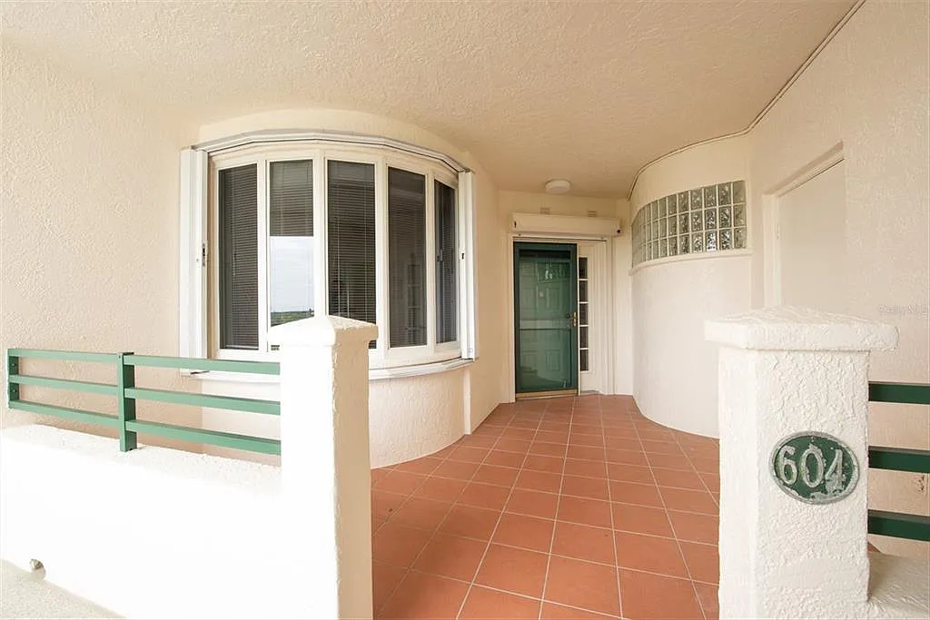 3 bed, 2.0 bath, 1891 sqft, $4,045 — Photo 2