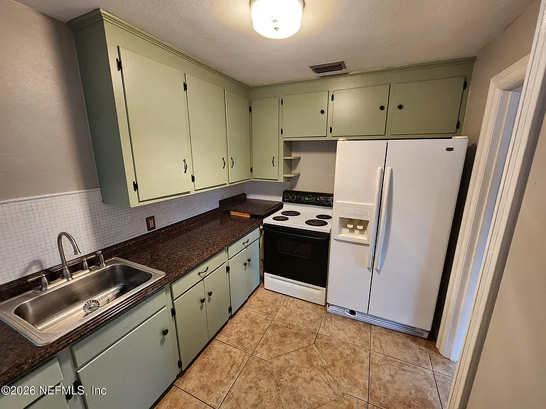 7 Arredondo Ave — Photo 2
