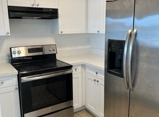 1095 W 77th St APT 202, Hialeah, FL 33014