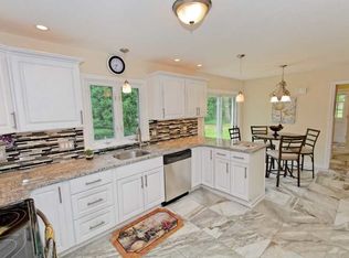 865 Huntingdon Dr, Niskayuna, NY 12309