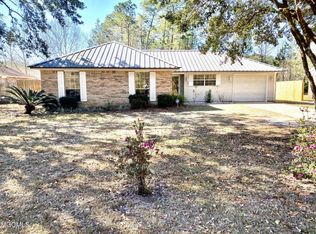 1325 Ash St, Ocean Springs, MS 39564