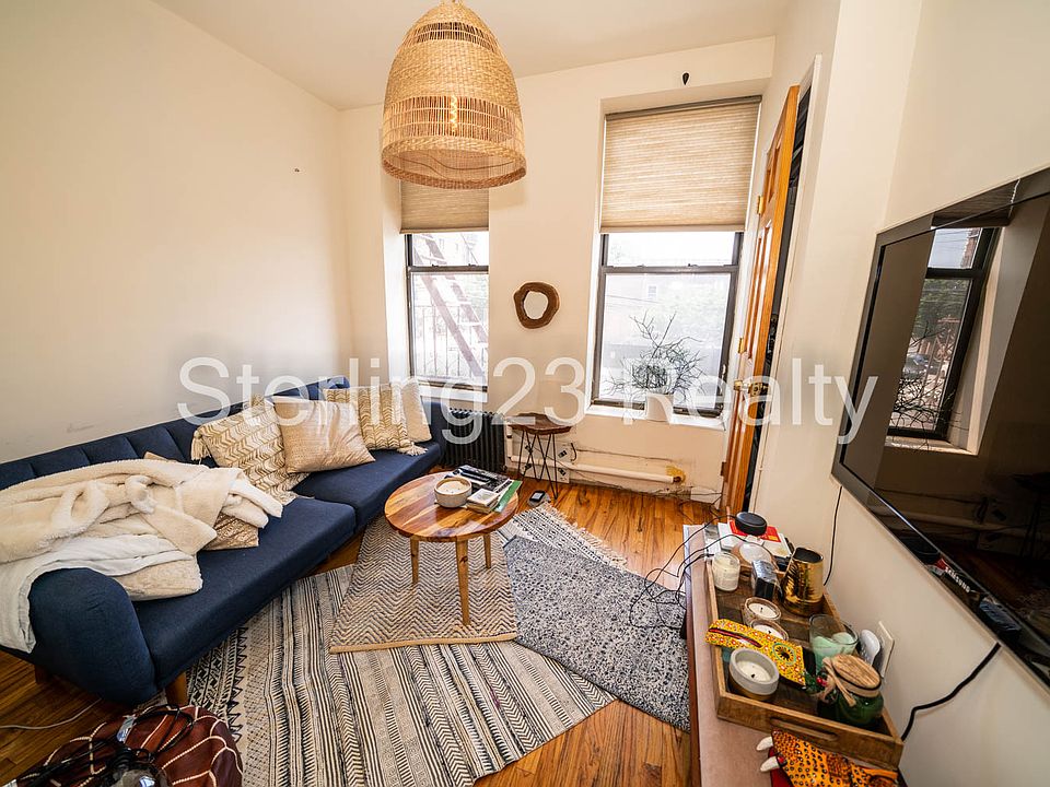 1st image of 14-52 28th Ave #2R