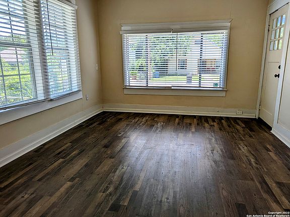 3rd image of 536 PORTER ST
