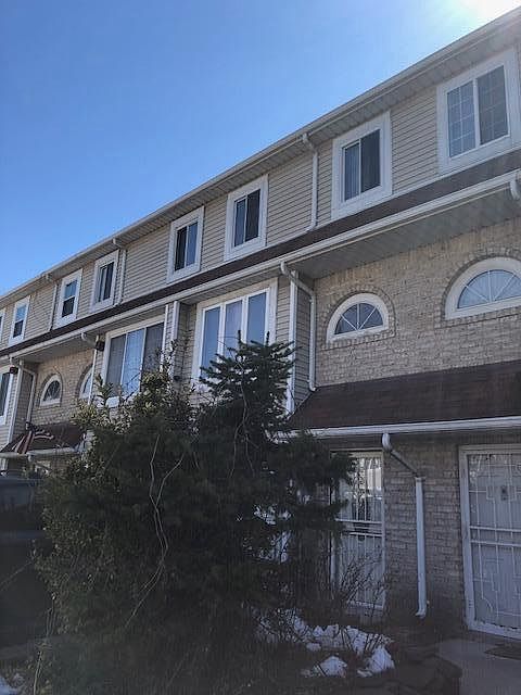 1st image of 52 Benjamin Dr