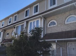 52 Benjamin Dr, Staten Island, NY 10303