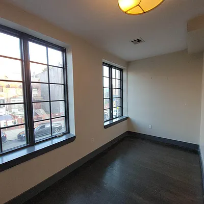 Rented by Yup Realty LLC | media 7