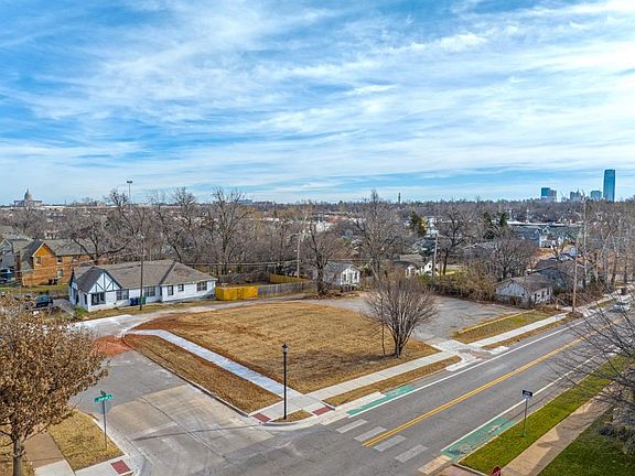 4th image of 2522 N Shartel Ave Lot 1-3