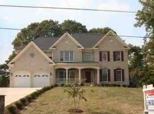 4032 Goss Rd, Fairfax, VA 22032