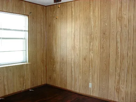 910 San Antonio St — Photo 7