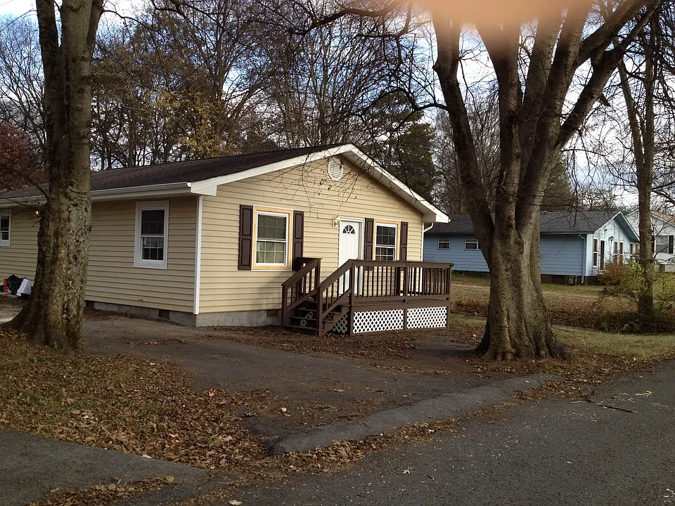 610 Martin St
